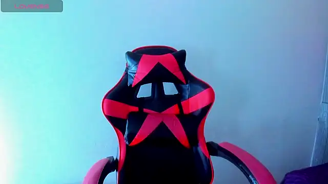 Snapshot of greiccy_20 chatting on December 5, 3:48 am greiccy 20 online show from December 5, 3:48 am