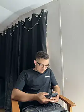 Snapshot of Spencer10 chatting on October 20, 10:21 pm Spencer10 online show from October 20, 10:21 pm