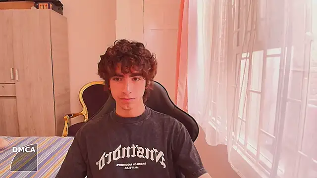 Nude Boy18 online show from October 1, 8:26 pm