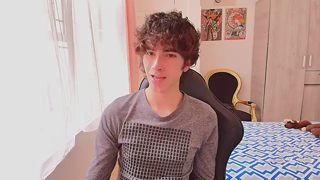 Nude Boy18 online show from October 27, 3:16 pm