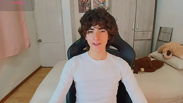 Nude Boy18 online show from December 16, 2:27 am