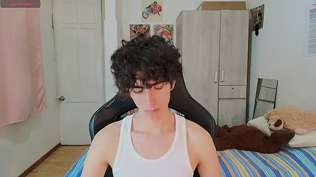 Nude Boy18 online show from March 25, 4:29 am