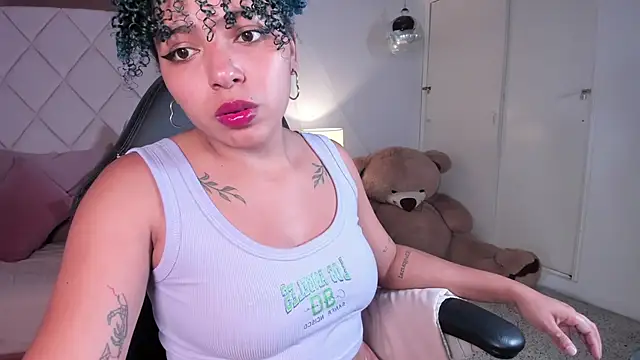 Snapshot of momo_ayasse chatting on November 10, 9:58 pm momo ayasse online show from November 10, 9:58 pm