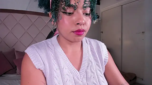 Snapshot of momo_ayasse chatting on November 11, 9:48 pm momo ayasse online show from November 11, 9:48 pm