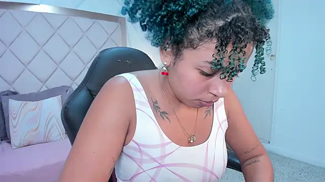 Snapshot of momo_ayasse chatting on November 28, 9:50 pm momo ayasse online show from November 28, 9:50 pm