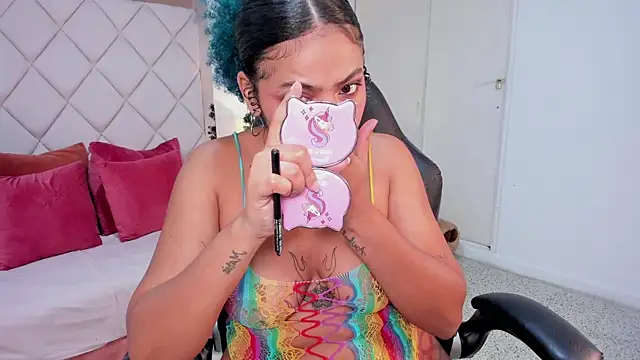 Snapshot of momo_ayasse chatting on December 3, 9:57 pm momo ayasse online show from December 3, 9:57 pm