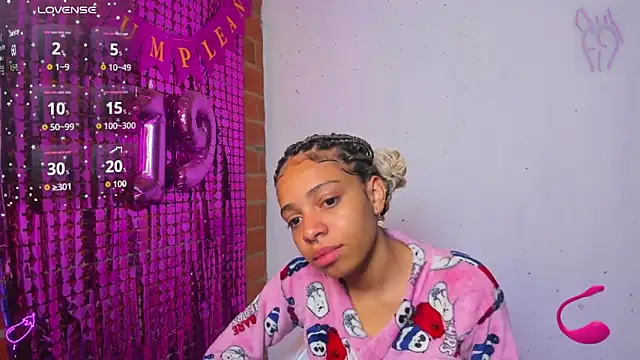 Snapshot of yumi_hanna chatting on October 5, 7:45 pm yumi hanna online show from October 5, 7:45 pm