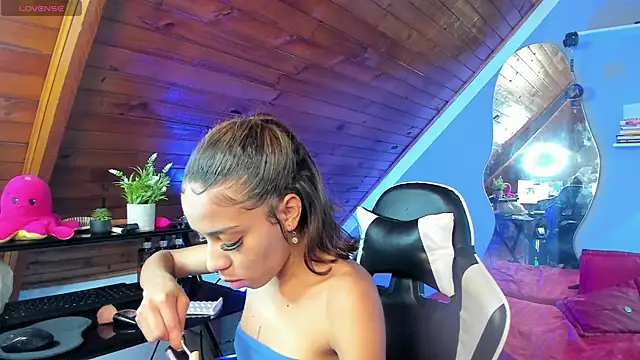 Snapshot of yumi_hanna chatting on December 14, 3:34 am yumi hanna online show from December 14, 3:34 am