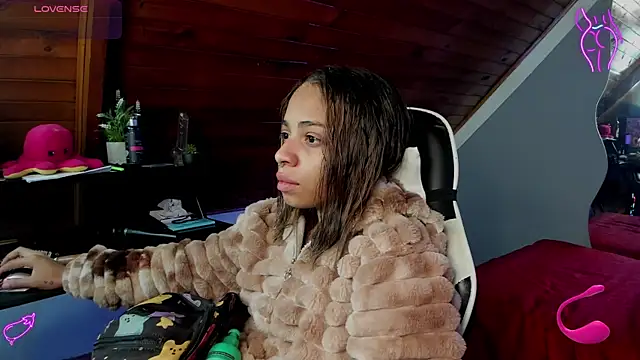 yumi hanna online show from December 23, 1:58 am