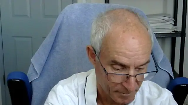 funone1999 online show from October 8, 7:44 pm