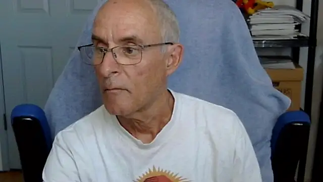 funone1999 online show from April 19, 10:45 pm