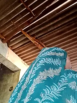 Snapshot of Joshi_Love143 chatting on September 9, 4:01 am Joshi Love143 online show from September 9, 4:01 am