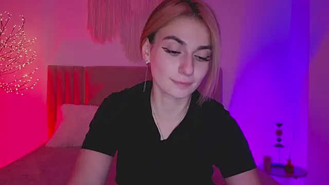 Little mia   online show from March 20, 9:52 pm