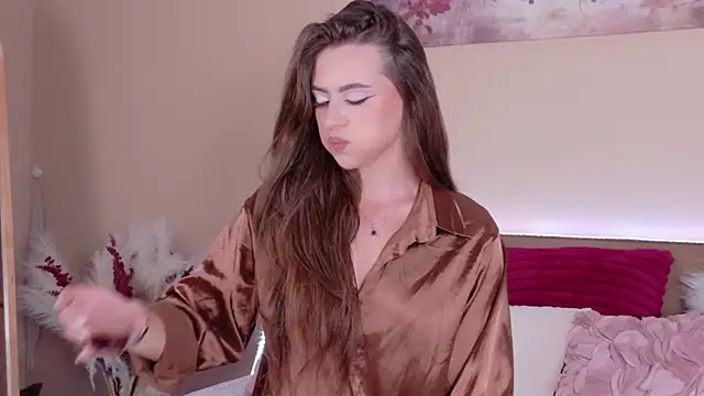 Snapshot of Sienna_Voss chatting on April 4, 9:56 pm Sienna Voss online show from April 4, 9:56 pm