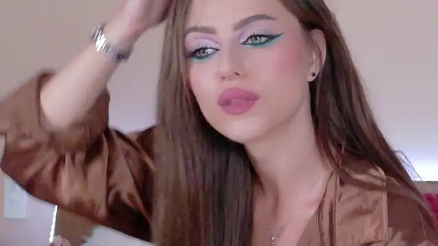 Snapshot of Sienna_Voss chatting on April 9, 8:58 pm Sienna Voss online show from April 9, 8:58 pm