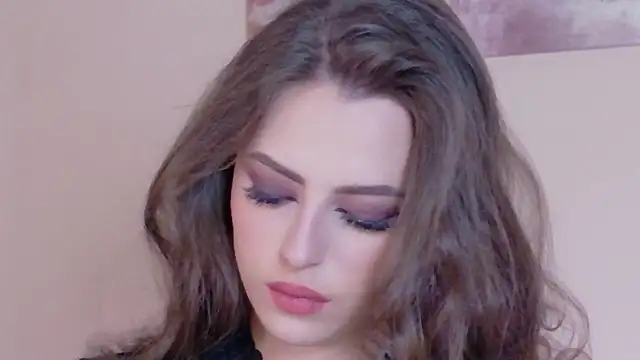 Snapshot of Sienna_Voss chatting on May 23, 8:46 pm Sienna Voss online show from May 23, 8:46 pm