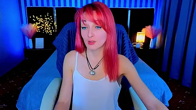 BrandyBloom online show from February 3, 8:25 pm