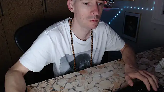 Snapshot of sakiramissy chatting on March 18, 6:49 am sakiramissy online show from March 18, 6:49 am