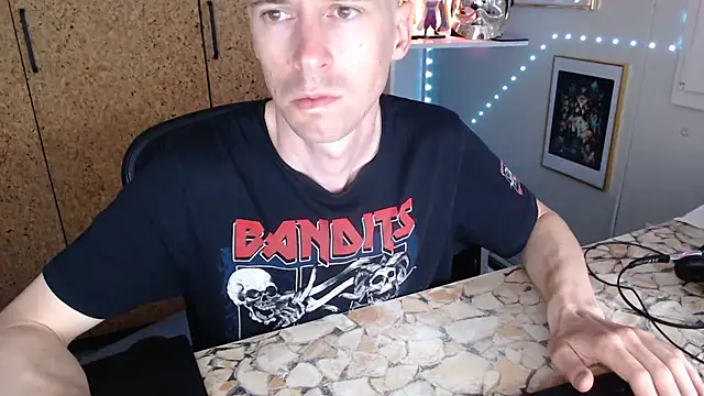 Snapshot of sakiramissy chatting on April 1, 1:01 pm sakiramissy online show from April 1, 1:01 pm