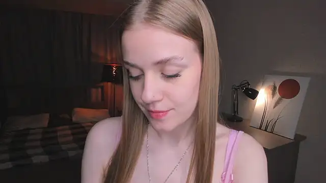 OdellaFrake online show from October 4, 7:45 pm