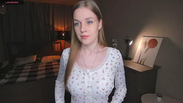 OdellaFrake online show from November 12, 7:13 pm