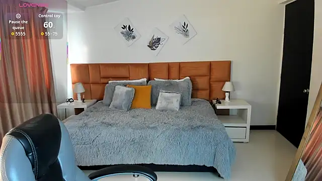 Catti Brie online show from October 15, 12:05 pm