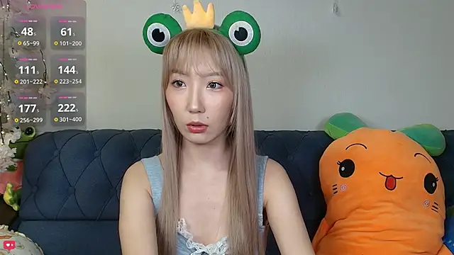 Snapshot of Yume_ko chatting on April 3, 12:19 am Yume ko online show from April 3, 12:19 am