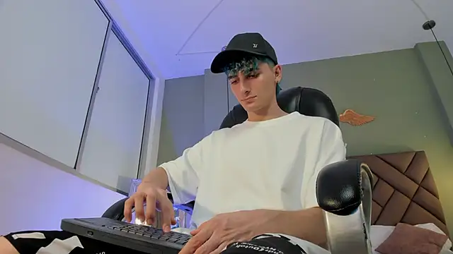 JaydenVillalobos online show from September 14, 8:41 pm