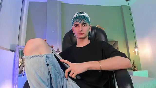 JaydenVillalobos online show from September 15, 9:04 pm