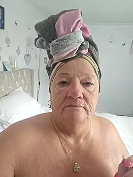 Snapshot of Angeldelightt chatting on October 31, 12:17 pm Angeldelightt online show from October 31, 12:17 pm