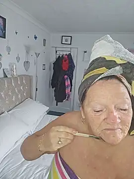 Angeldelightt online show from November 22, 1:43 pm