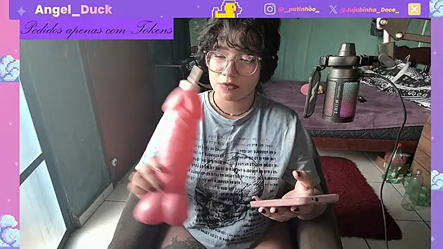 Snapshot of Angel_Duck chatting on February 25, 6:28 pm Angel Duck online show from February 25, 6:28 pm