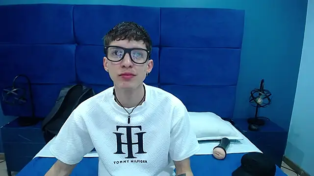 Snapshot of Jheampiiero chatting on September 11, 1:44 pm Jheampiiero online show from September 11, 1:44 pm