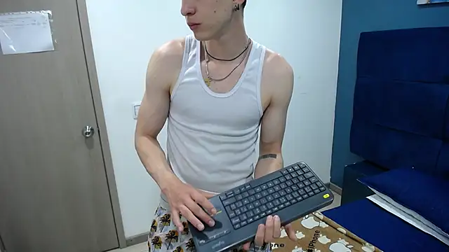 Snapshot of Jheampiiero chatting on October 17, 2:30 pm Jheampiiero online show from October 17, 2:30 pm