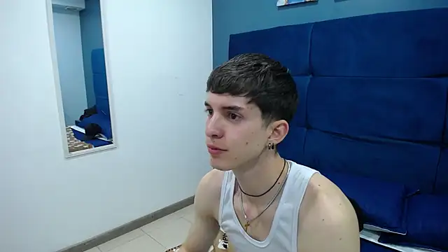 Snapshot of Jheampiiero chatting on October 18, 1:23 pm Jheampiiero online show from October 18, 1:23 pm