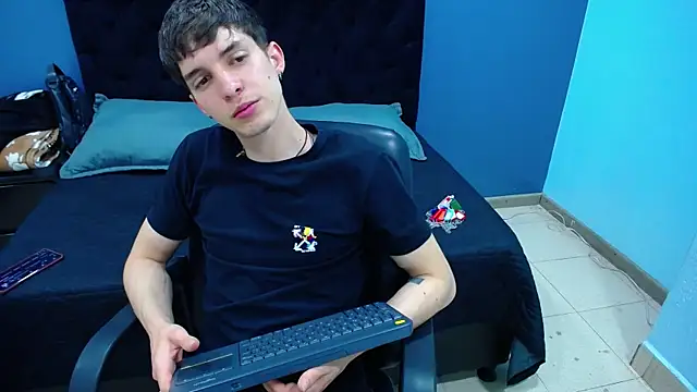 Snapshot of Jheampiiero chatting on October 28, 1:25 pm Jheampiiero online show from October 28, 1:25 pm