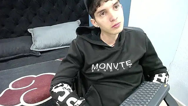 Snapshot of Jheampiiero chatting on October 29, 1:57 pm Jheampiiero online show from October 29, 1:57 pm