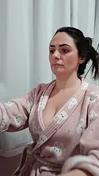 Snapshot of _SexyPetite_ chatting on November 1, 5:42 am SexyPetite online show from November 1, 5:42 am