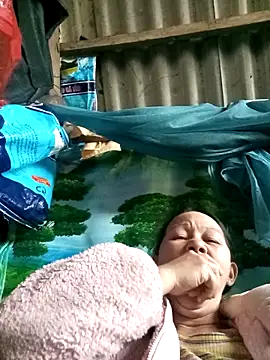 Snapshot of MaiHoa69 chatting on November 1, 2:35 am MaiHoa69 online show from November 1, 2:35 am