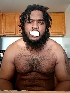 Snapshot of Longthickdick33 chatting on April 6, 1:45 pm Longthickdick33 online show from April 6, 1:45 pm
