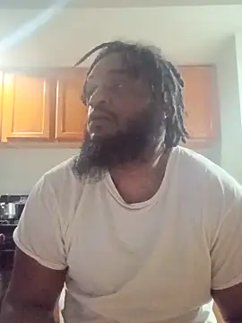Snapshot of Longthickdick33 chatting on April 11, 4:17 am Longthickdick33 online show from April 11, 4:17 am