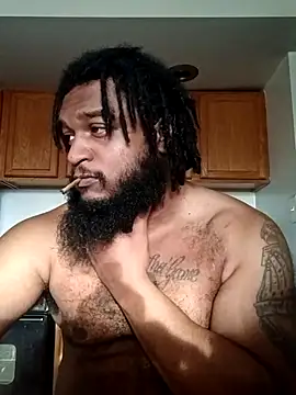 Snapshot of Longthickdick33 chatting on April 13, 11:48 am Longthickdick33 online show from April 13, 11:48 am