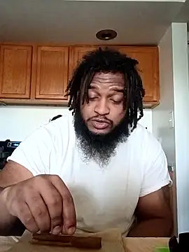 Snapshot of Longthickdick33 chatting on May 9, 1:05 pm Longthickdick33 online show from May 9, 1:05 pm