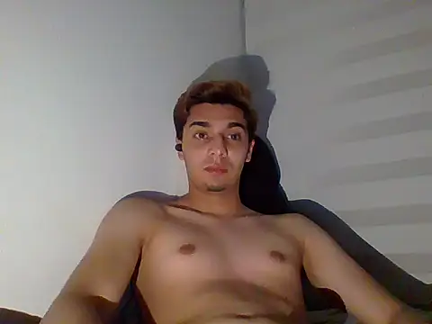 Snapshot of Linkimoli chatting on April 1, 3:40 am Linkimoli online show from April 1, 3:40 am