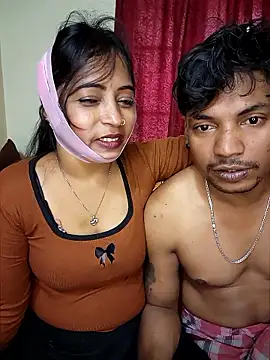 Snapshot of Hotbhabi305 chatting on February 15, 8:13 am Hotbhabi305 online show from February 15, 8:13 am