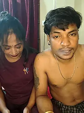 Snapshot of Hotbhabi305 chatting on March 28, 5:12 pm Hotbhabi305 online show from March 28, 5:12 pm