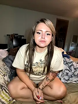 JuicyExxxperience online show from September 28, 12:32 pm