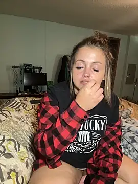 JuicyExxxperience online show from October 15, 2:50 pm