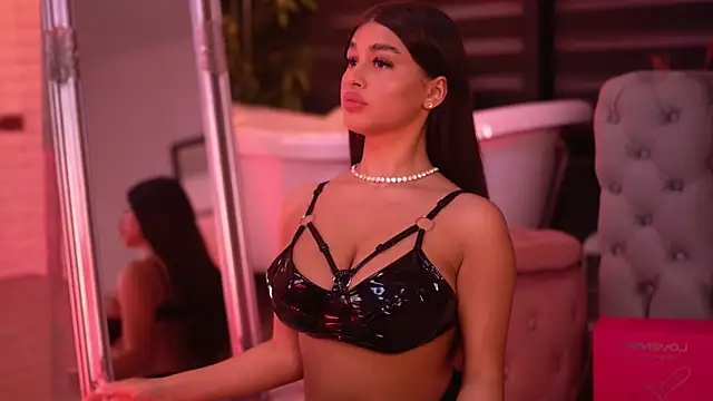 Snapshot of BellaNoirre chatting on November 28, 6:32 pm BellaNoirre online show from November 28, 6:32 pm