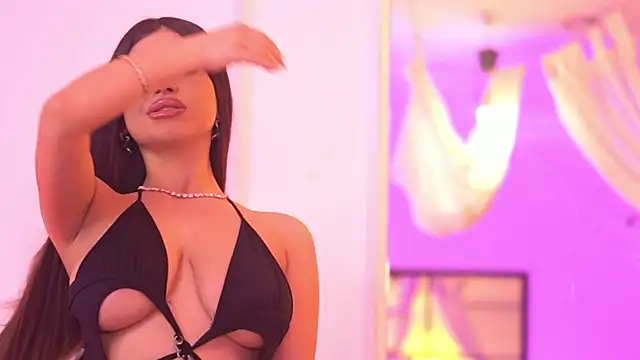 BellaNoirre online show from January 10, 6:20 pm